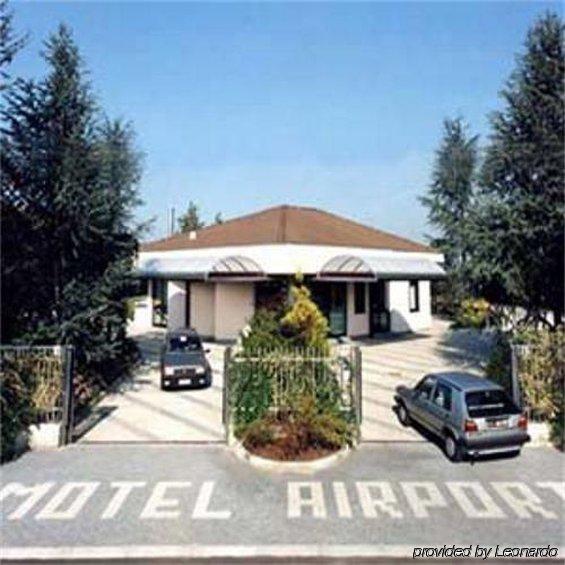 Airport Hotel Malpensa Lonate Pozzolo Exterior foto