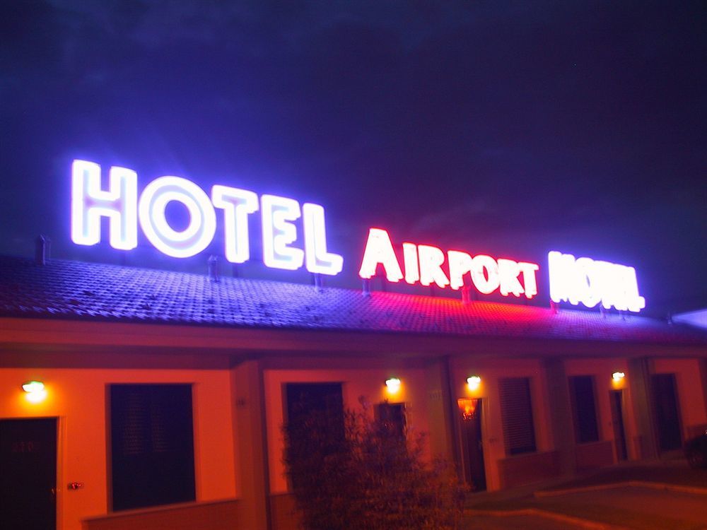 Airport Hotel Malpensa Lonate Pozzolo Exterior foto