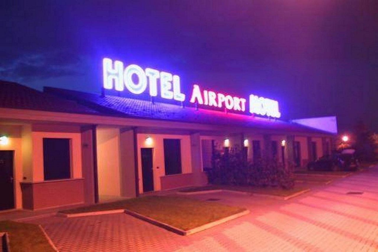 Airport Hotel Malpensa Lonate Pozzolo Exterior foto